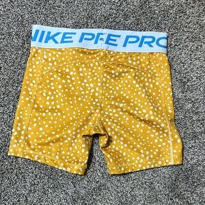 Nike Pro Shorts *Big Girls